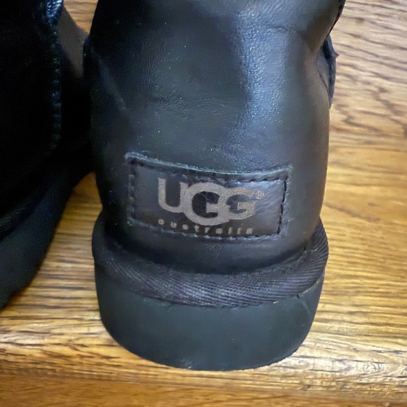 NEW UGG TRIANA SEAWEED PERF BOOT 9 NWOT - Picture 4 of 8